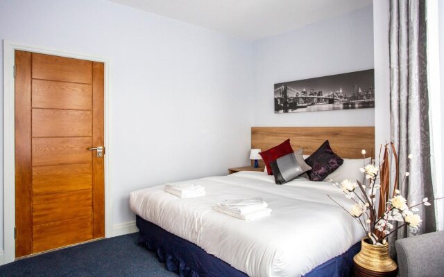 Wellesley Hotel