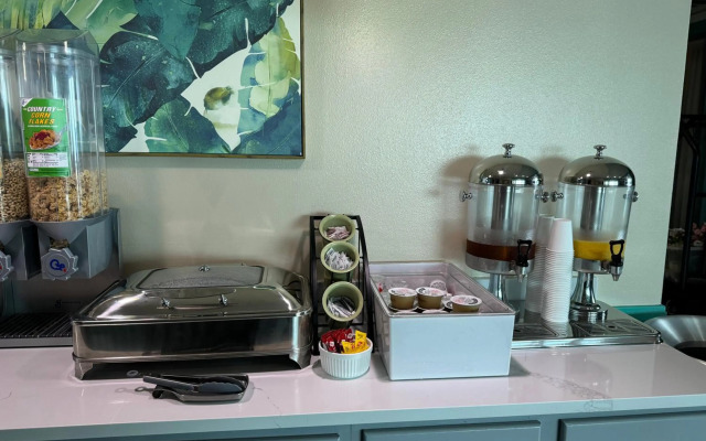 South Beach Biloxi Hotel & Suites