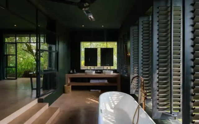 Cool and Contemporary Hilltop Villa With Ocean Views