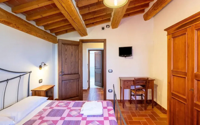 Apartment in a Farmhouse With 2 Pools