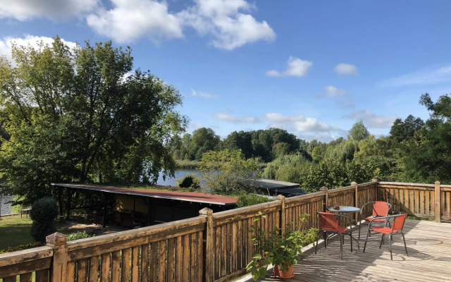 Riverside Inn