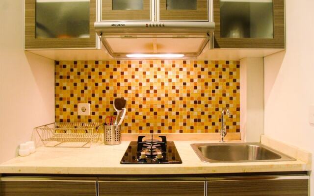 Deluxe and Modern Studio M Gold Tower Apartment