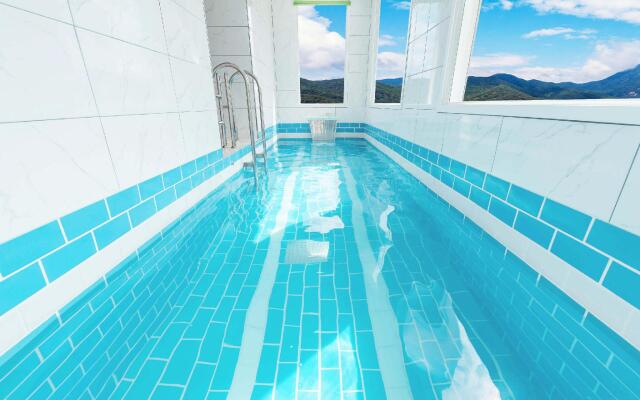 Gapyeong Ribbon Poolvilla Pension