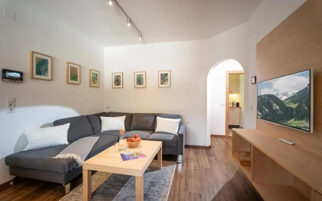 Monis Apartment