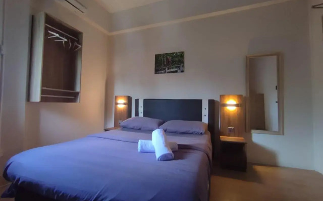 Step In Lodge - Hostel
