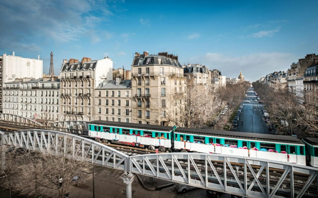 Hotel Eiffel Segur