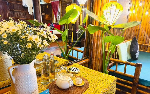 Under the coconut tree - Hostel