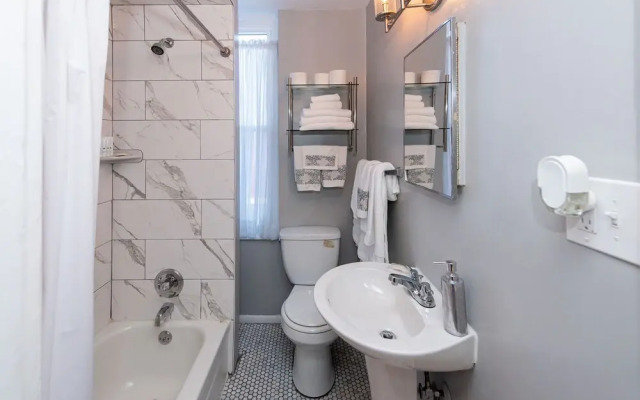 The Incline Suite 1