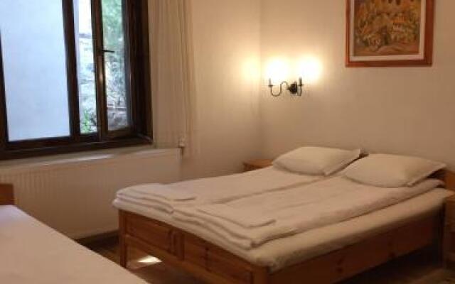 Toni's Guest House