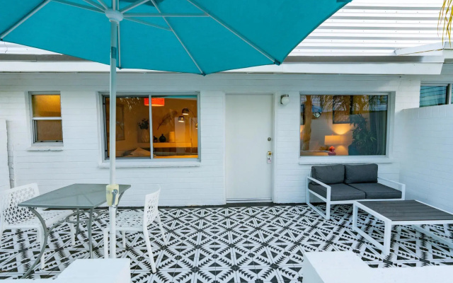 BelleVue Oasis-Palm Springs - Adults Only