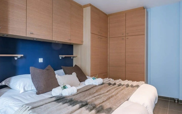 Spacious Apartment With Lateral sea View