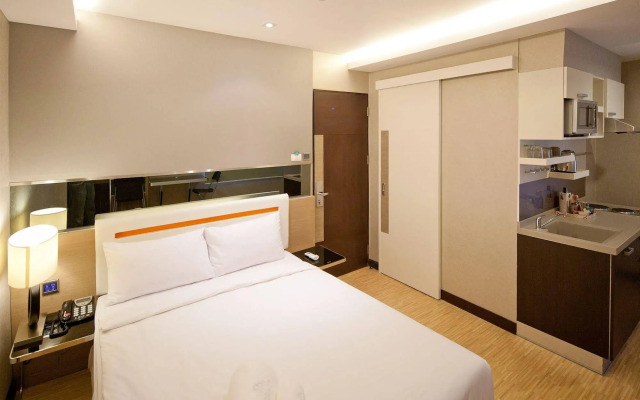 Arawana Express Phromphong Hotel