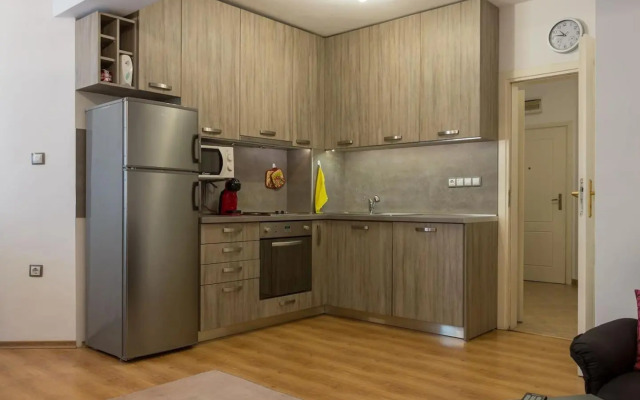 GLORIOUS - 2-Bedroom apartment near Youth Hill