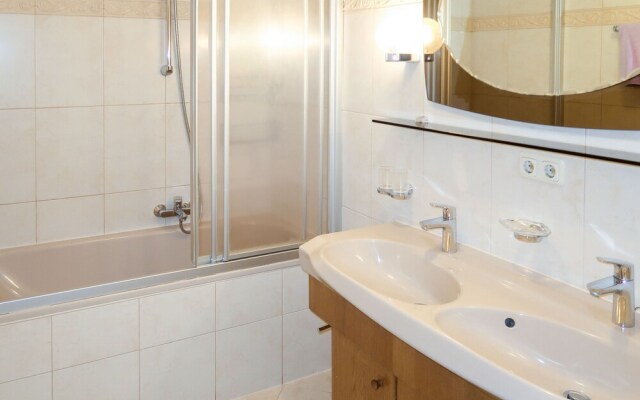 Burg Biedenegg Niedermontani Flie