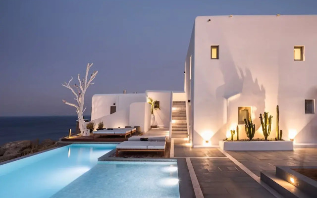 Amyth of Mykonos Super Paradise
