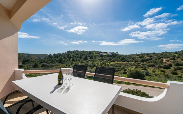 Inviting 4-bed Villa in Burgau With Private Pool