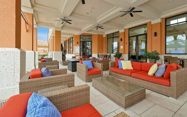 Cozy 4BR Regal Oaks w hot tub