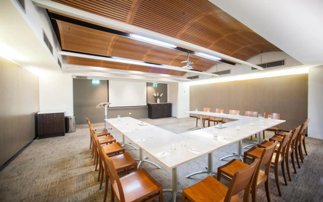 Ramada Hotel & Suites Sydney Cabramatta