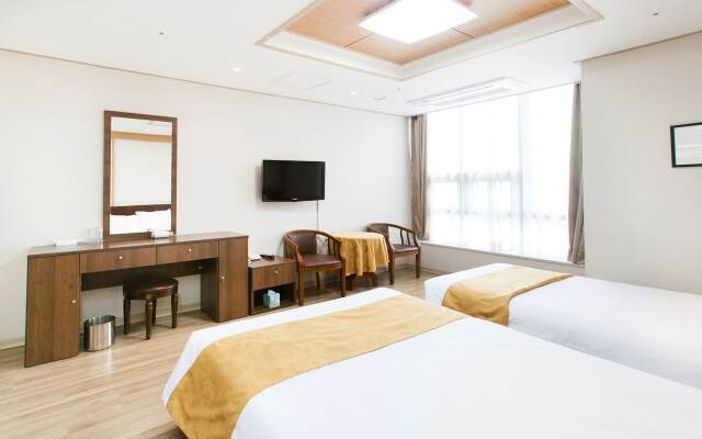 The Hotel Yeong Jong