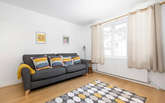 Modern Spacious Home In Well Connected Hammersmith