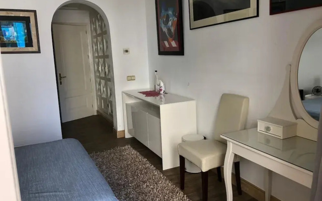 Room "golden Mile Marbella"