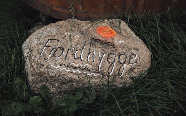Fjordhygge, Cozy Log Retreat Near Sea & Forest - Sauna & Outdoor Living