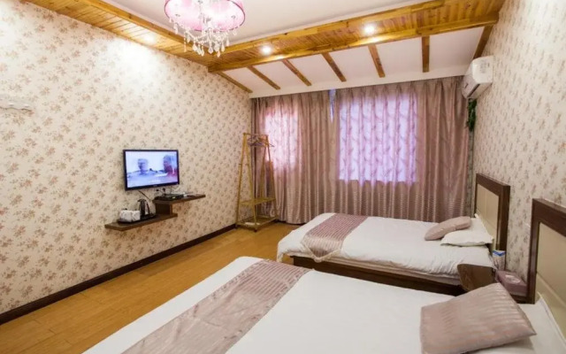 Wuzhen Times Town Theme Inn