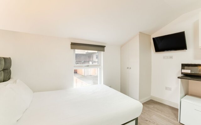 Stylish Studio in London near Wimbledon Park