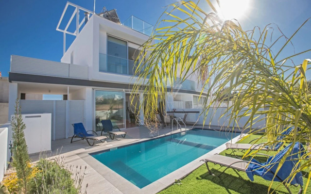 Villa Prol25, Beautiful 2bdr Protaras Villa With Pool, Close to Fig Tree Bay