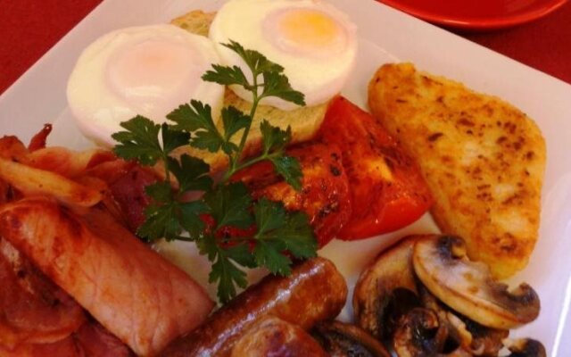 Christmas Creek Cafe & Cabins