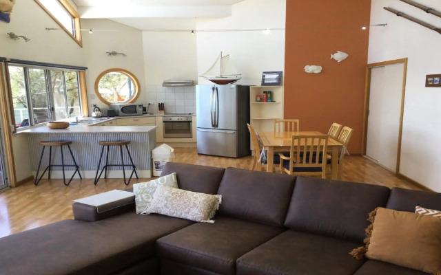 Rest A Shore Coffin Bay