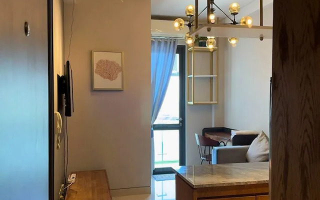 VANILLA One Residence Apartment By Reccoma