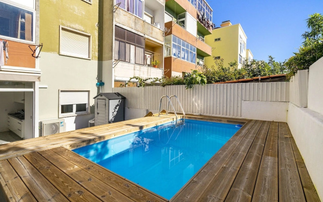 Suburban Serenity Family Home With Pool