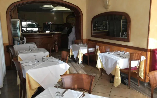 Hotel Tricolore