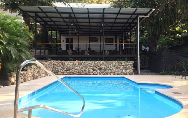 Believe Surf & Yoga Lodge Santa Teresa - Hostel