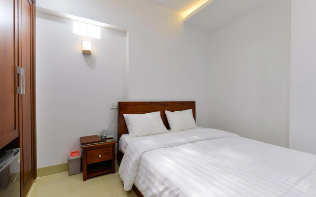Royal Hotel – Guest Rooms – Ho Chi Minh City