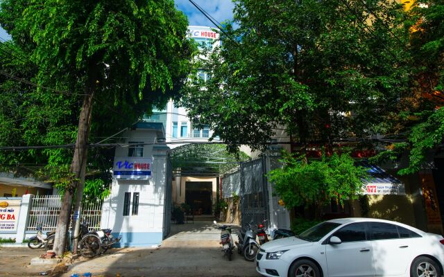 Vic House Hotel