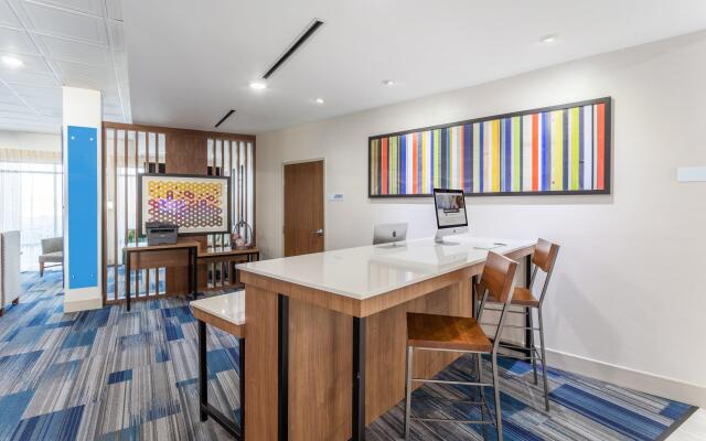 Holiday Inn Express & Suites Kearney by IHG