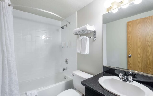 Super 8 Grande Prairie