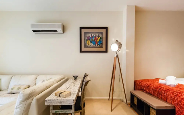 TENNYSON, Richmond Studio Apartment