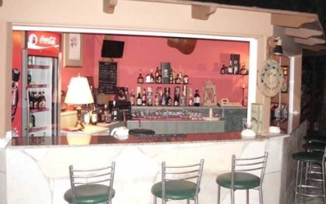 Olive Grove Studios & Apartments