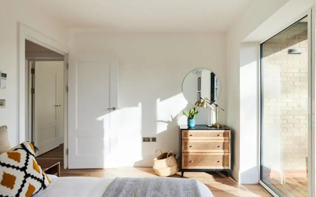 The Wembley Park Secret - Spacious 3bdr Flat With Terrace