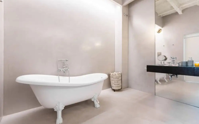 The Deauville Majestic 1 Bedroom in Chueca