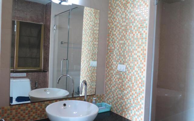 6 38 Top Floor 2 Brs 2baths 1km Walking To Beach