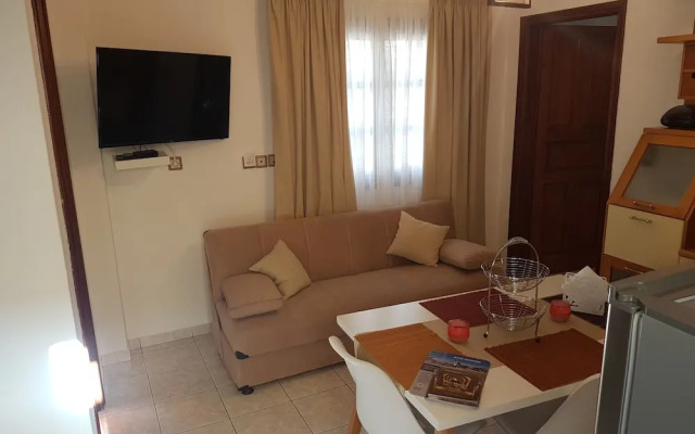 Santorini Family Apartments