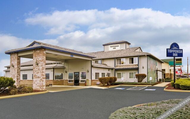 Toppenish Inn and Suites