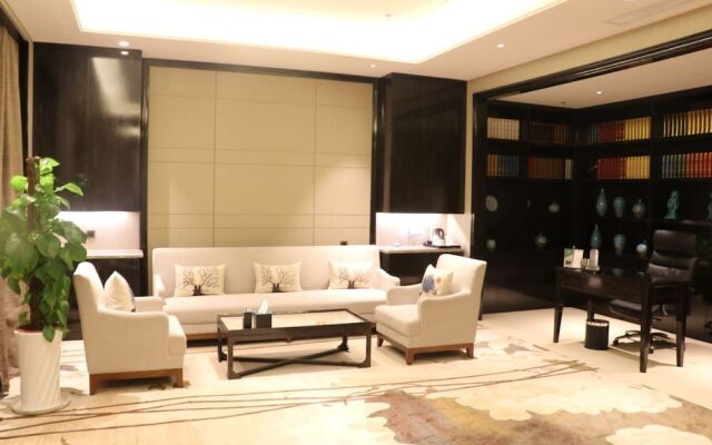 Yantai Dexin International Hotel