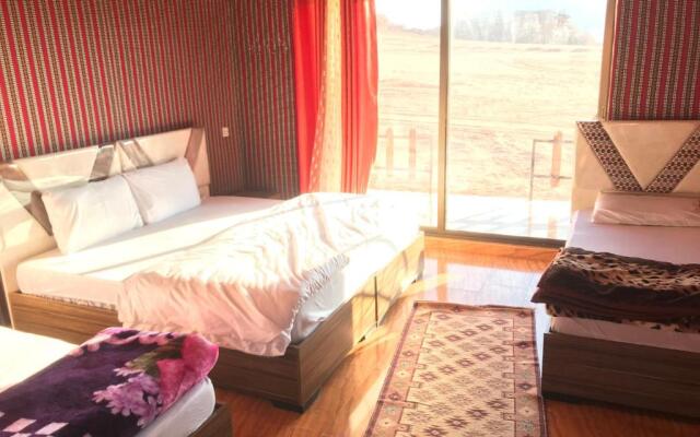 Nael Panoramic Camp