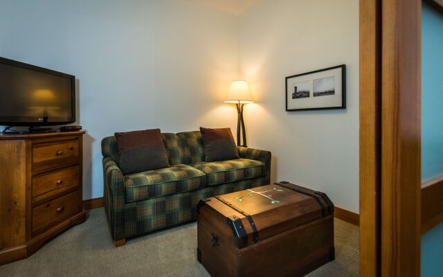 First Tracks Lodge