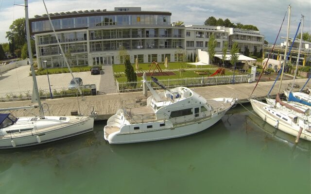 Hotel Yacht Wellness & Business